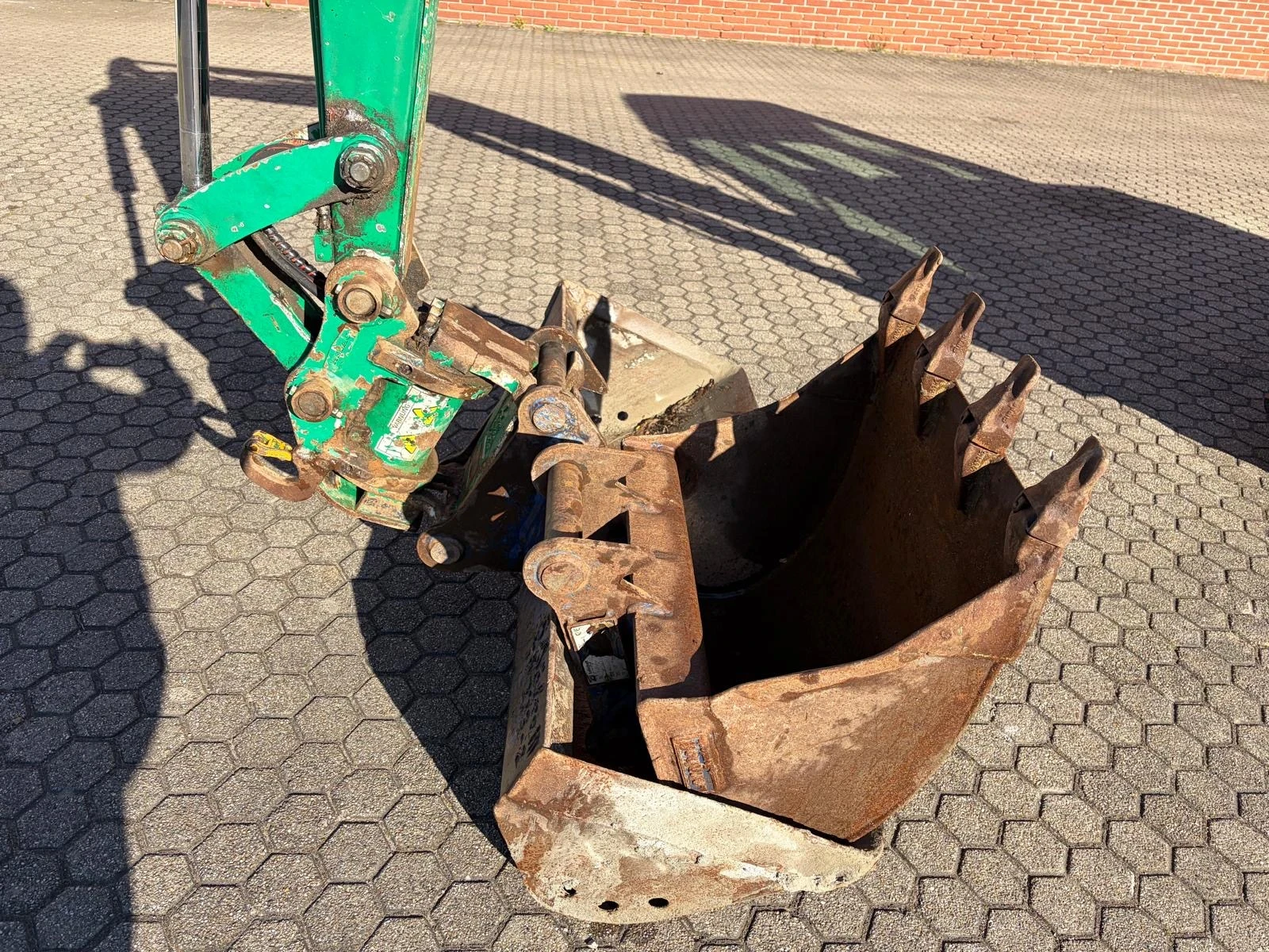 Багер Takeuchi TB235, снимка 7 - Индустриална техника - 54324784