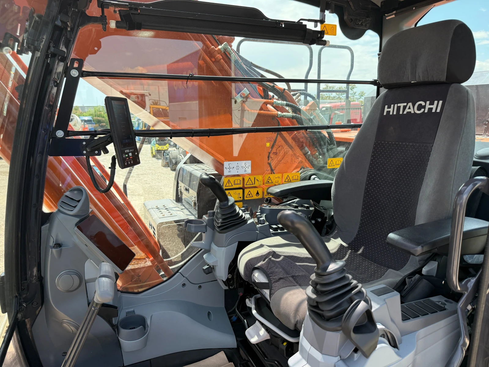 Багер Hitachi ZX 350 LC-7, снимка 11 - Индустриална техника - 54563990