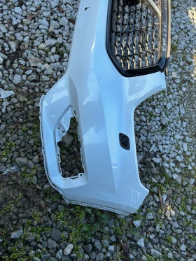 Предна броня с решетка Volvo XC40. Волво ХС 40. 17-23г. Оригинална., снимка 2 - Части - 53562826