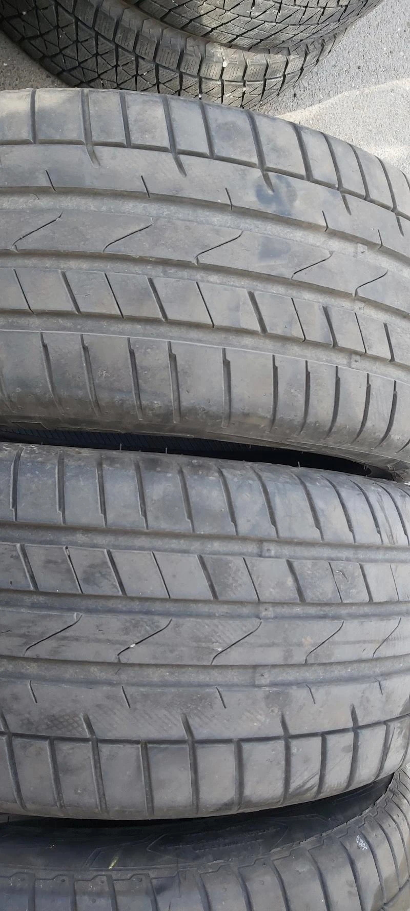 Гуми Летни 225/50R17, снимка 2 - Гуми и джанти - 33033864