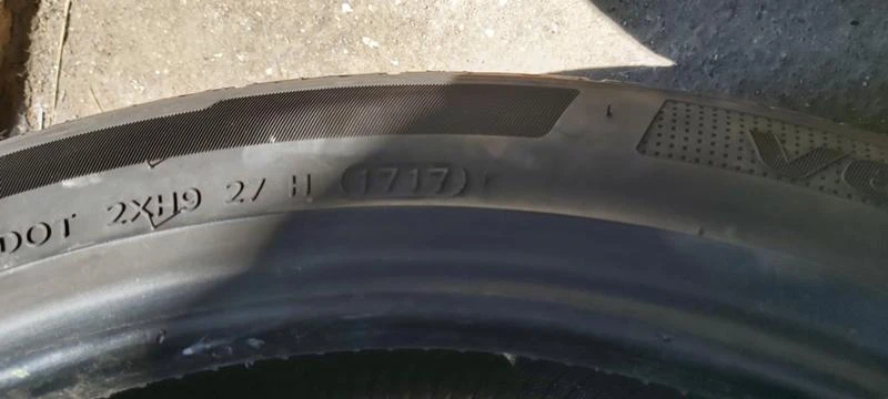 Гуми Летни 275/40R19, снимка 9 - Гуми и джанти - 33539377