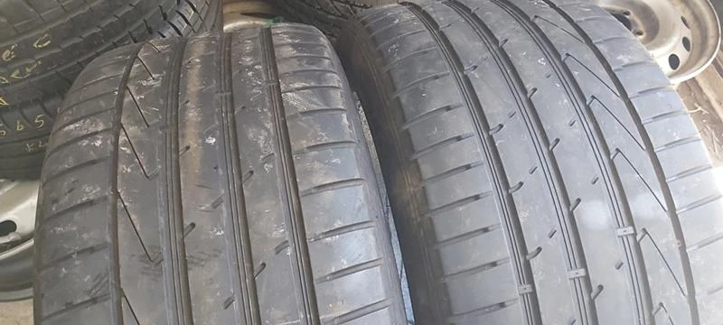 Гуми Летни 275/40R19, снимка 3 - Гуми и джанти - 33539377