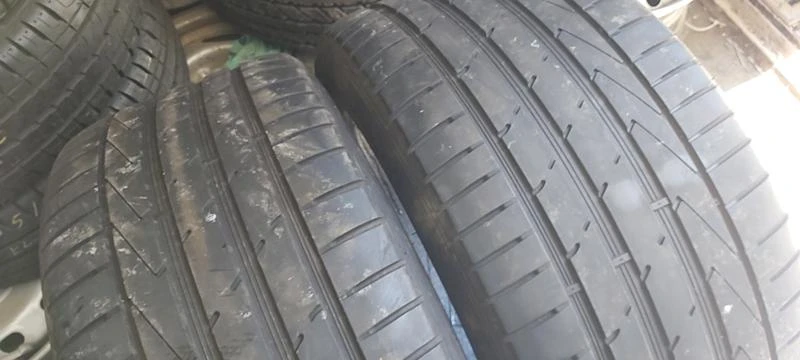 Гуми Летни 275/40R19, снимка 2 - Гуми и джанти - 33539377