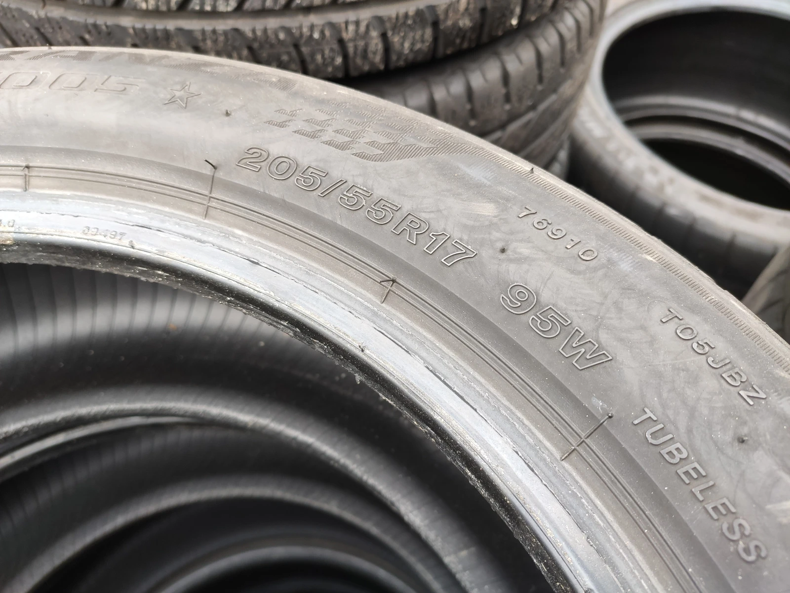 Гуми Летни 205/55R17, снимка 5 - Гуми и джанти - 55581363