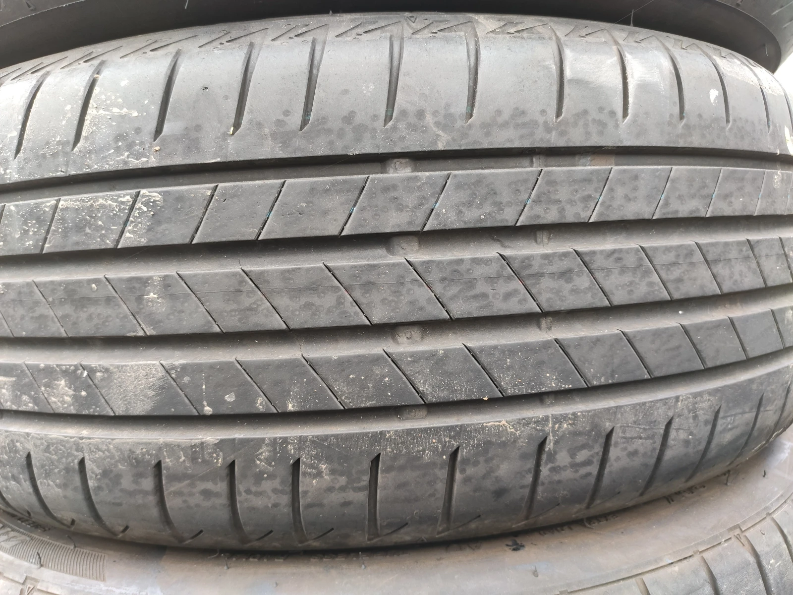 Гуми Летни 205/55R17, снимка 3 - Гуми и джанти - 55581363
