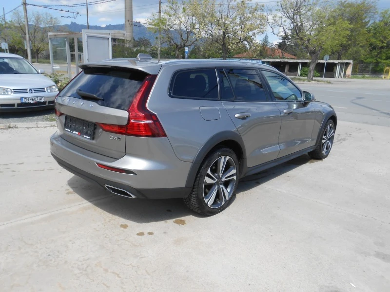 Volvo V60 Cross Country 2.0d-Navi-Kamera-Euro-6D, снимка 5 - Автомобили и джипове - 45467747