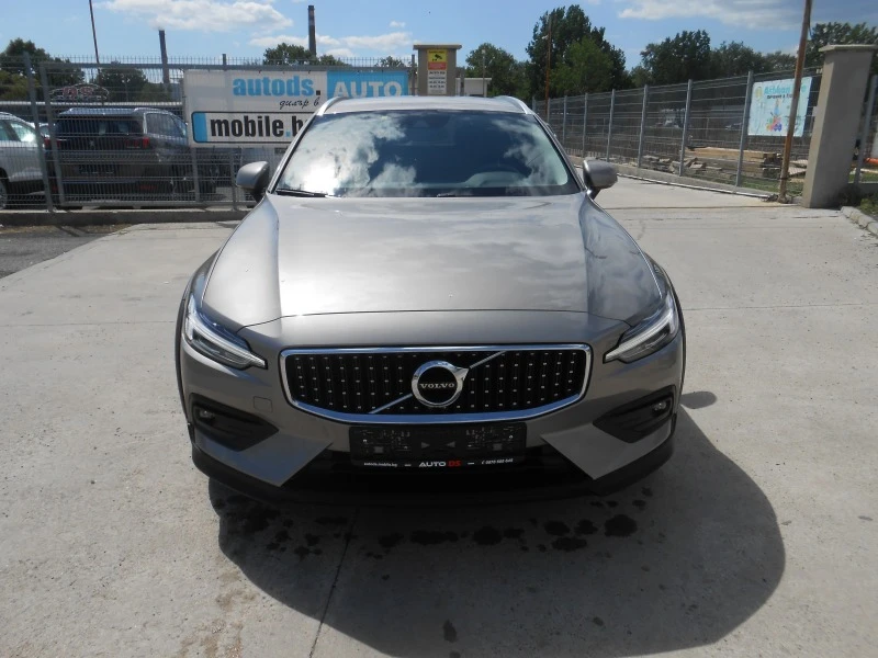 Volvo V60 Cross Country 2.0d-Navi-Kamera-Euro-6D, снимка 2 - Автомобили и джипове - 45467747