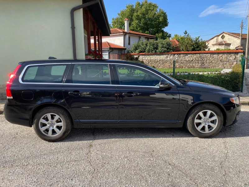 Volvo V70 2.0 D3 Facelift, снимка 2 - Автомобили и джипове - 48464238