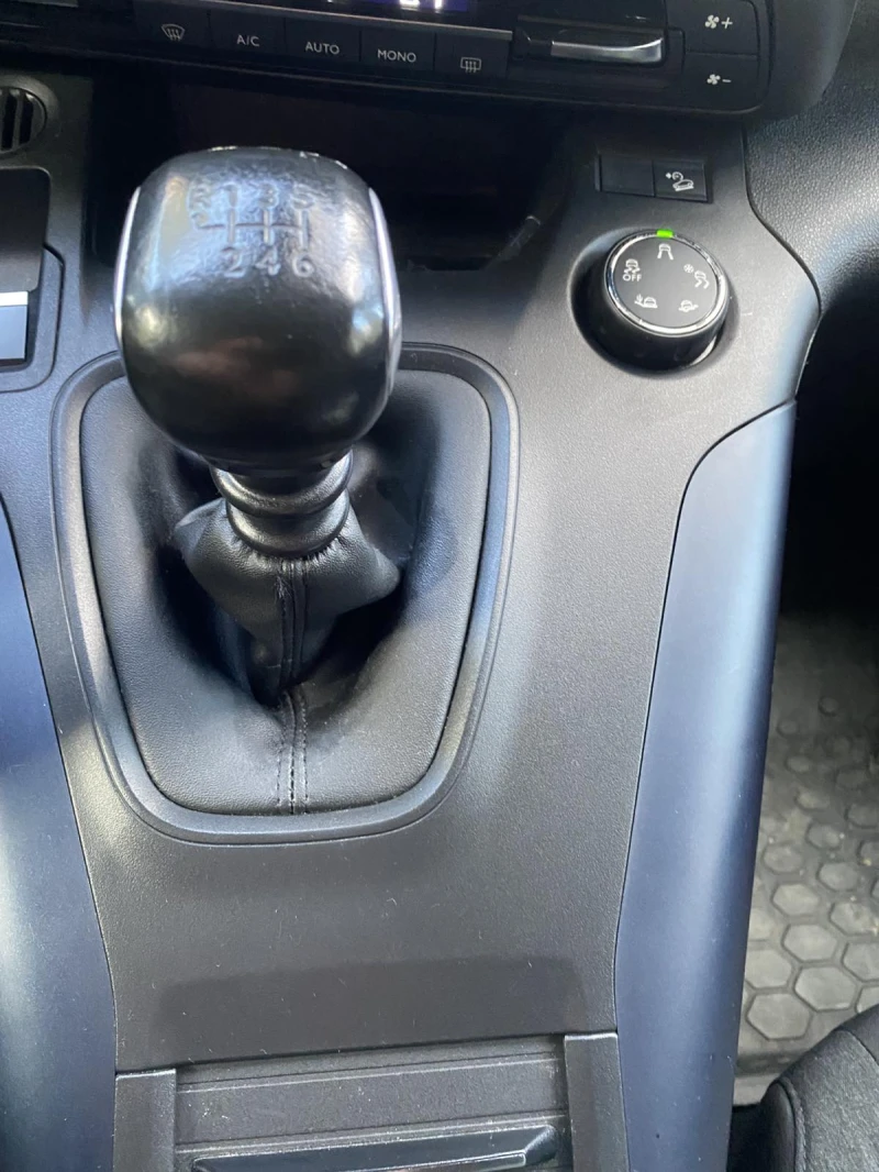 Peugeot Rifter ALLURE 1.5 BlueHDI 130 BVM6 STT E6.2, снимка 8 - Автомобили и джипове - 52555560