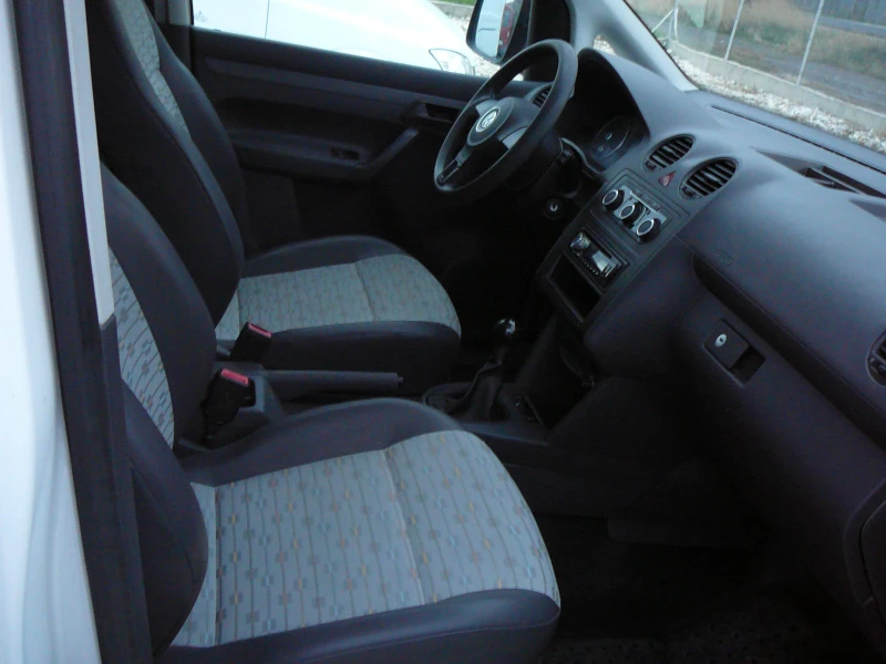 VW Caddy 1.6 tdi MAXI, снимка 11 - Автомобили и джипове - 52135286