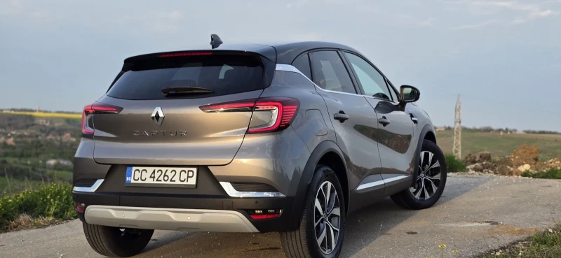 Renault Captur Ексклузивен автомобил; Пробегът е 100% реален!, снимка 4 - Автомобили и джипове - 52148571