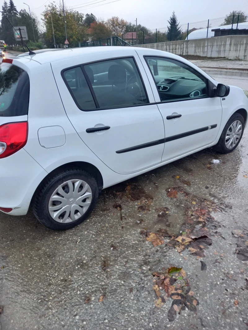 Renault Clio, снимка 3 - Автомобили и джипове - 52206163
