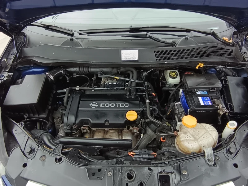 Opel Corsa 1.4i, снимка 13 - Автомобили и джипове - 52641736
