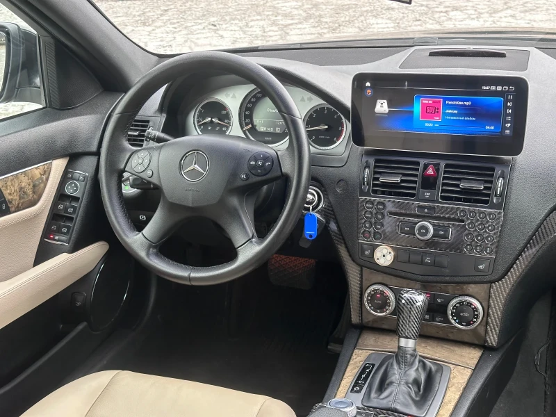 Mercedes-Benz C 220 OM646* AVANTGARDE* КОЖА* АВТОМАТ* ОБСЛУЖЕН* НЕМСКА, снимка 8 - Автомобили и джипове - 52679830