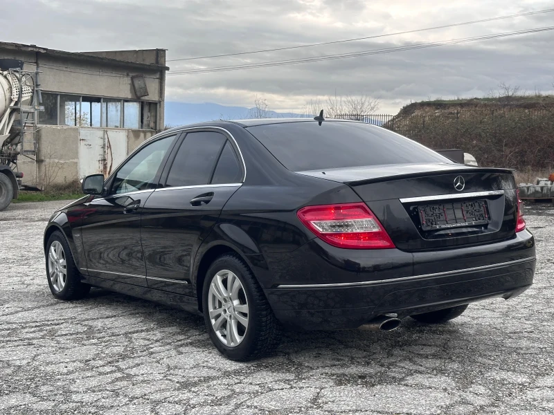 Mercedes-Benz C 220 OM646* AVANTGARDE* КОЖА* АВТОМАТ* ОБСЛУЖЕН* НЕМСКА, снимка 4 - Автомобили и джипове - 52679830