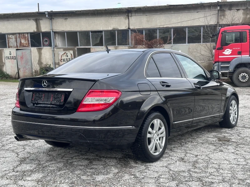 Mercedes-Benz C 220 OM646* AVANTGARDE* КОЖА* АВТОМАТ* ОБСЛУЖЕН* НЕМСКА, снимка 6 - Автомобили и джипове - 52679830