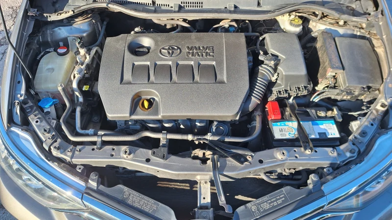 Toyota Auris 1.6, снимка 12 - Автомобили и джипове - 52937390