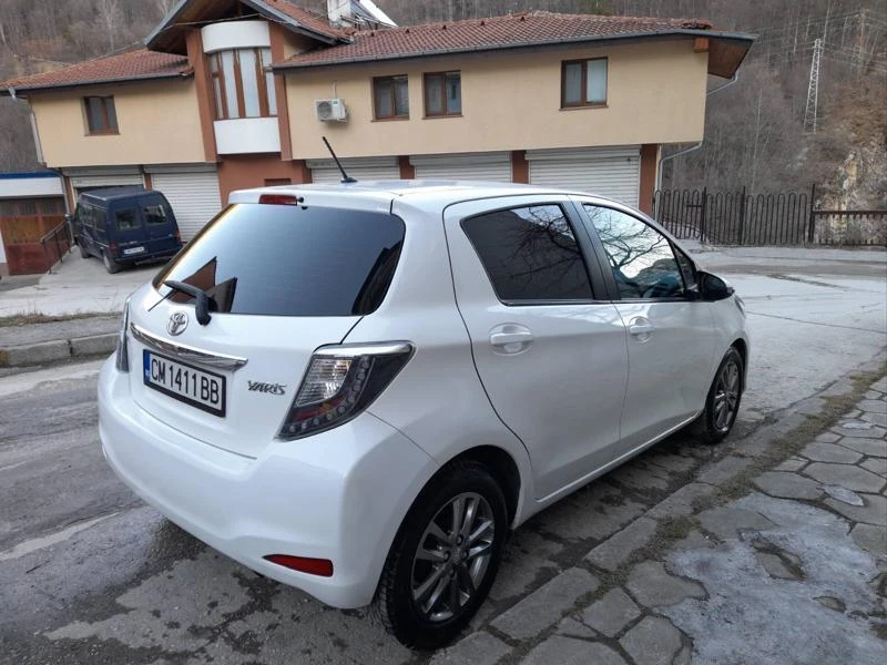 Toyota Yaris EURO 5B, снимка 7 - Автомобили и джипове - 37787210