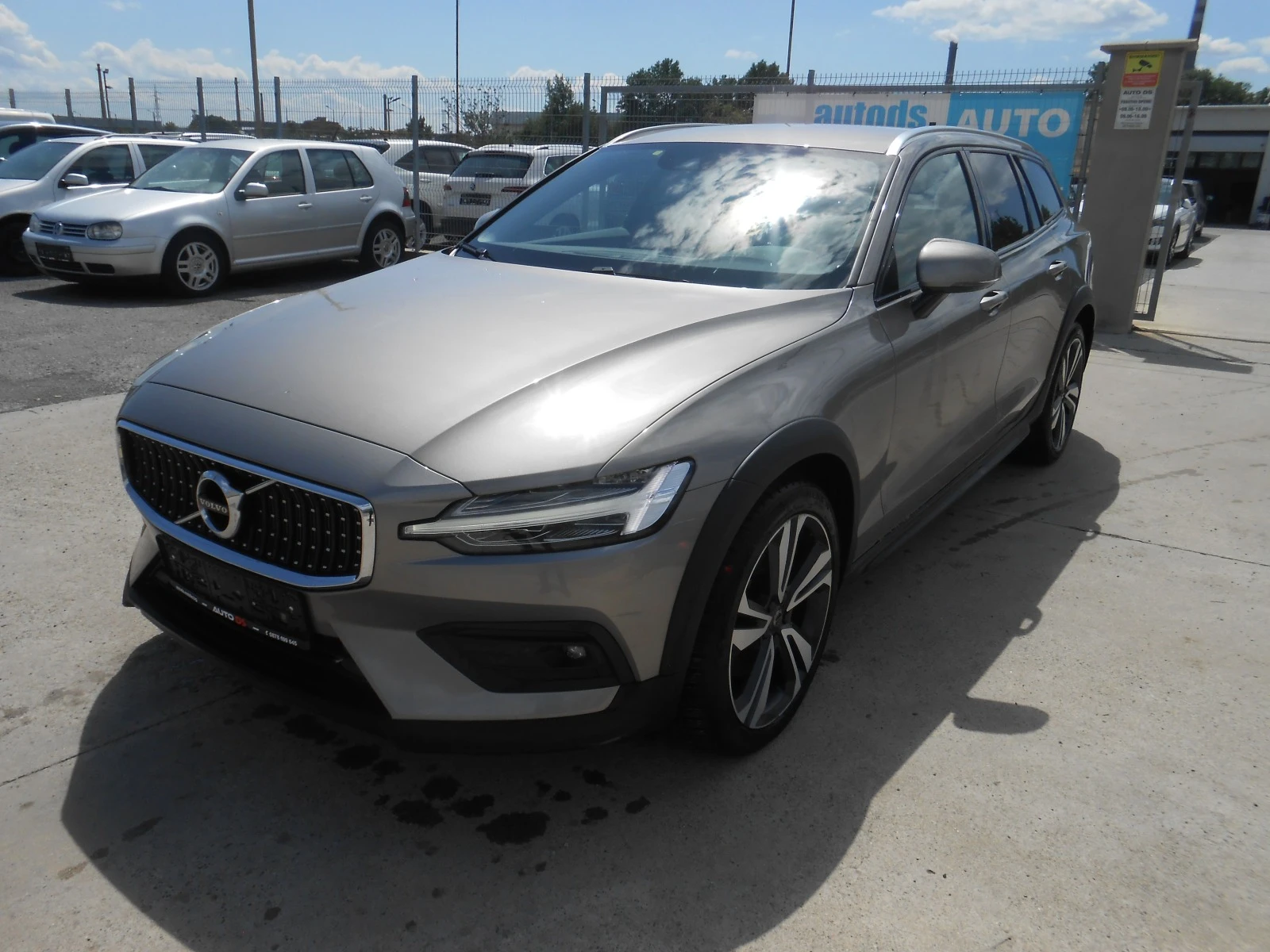 Volvo V60 Cross Country 2.0d-Navi-Kamera-Euro-6D, снимка 1