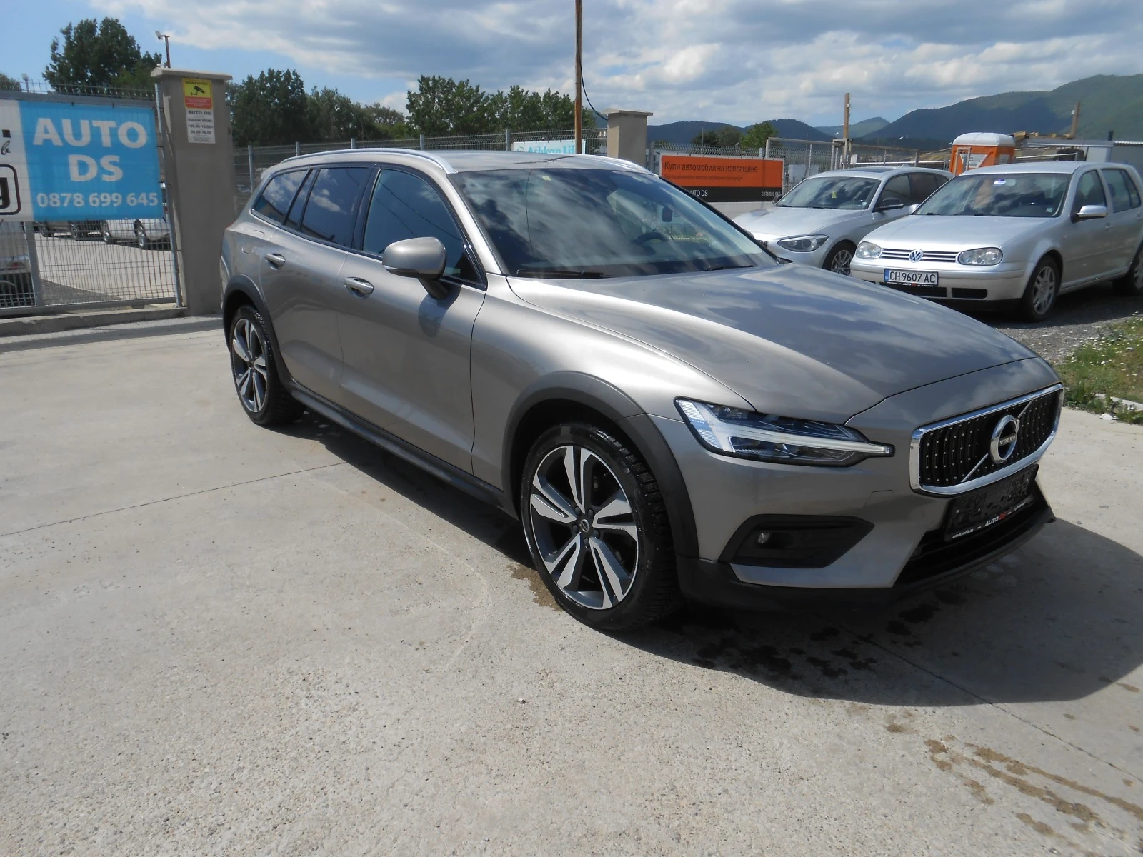 Volvo V60 Cross Country 2.0d-Navi-Kamera-Euro-6D - изображение 3