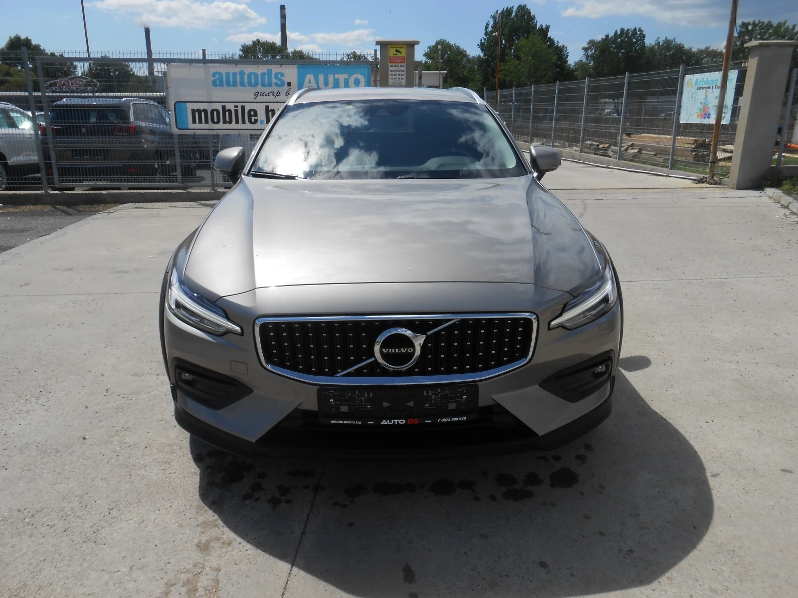 Volvo V60 Cross Country 2.0d-Navi-Kamera-Euro-6D - изображение 2