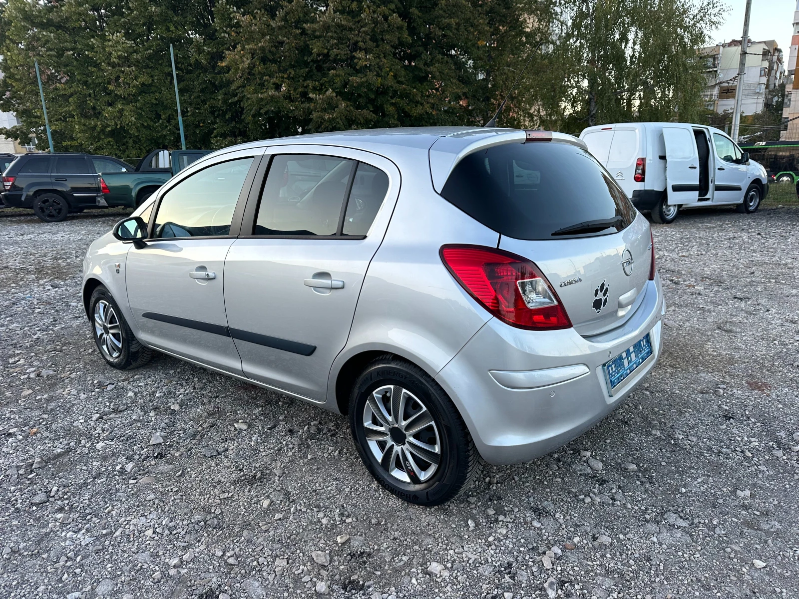 Opel Corsa 1.2i 86kc AUTOMAT 4ЦИЛИНДРИ - изображение 3