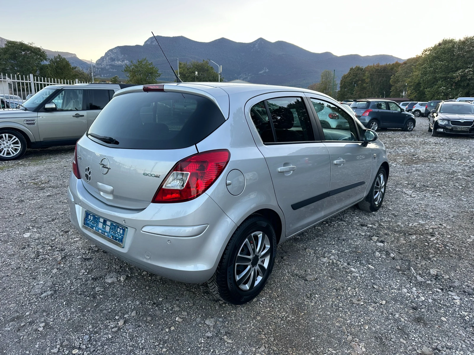 Opel Corsa 1.2i 86kc AUTOMAT 4ЦИЛИНДРИ - изображение 5