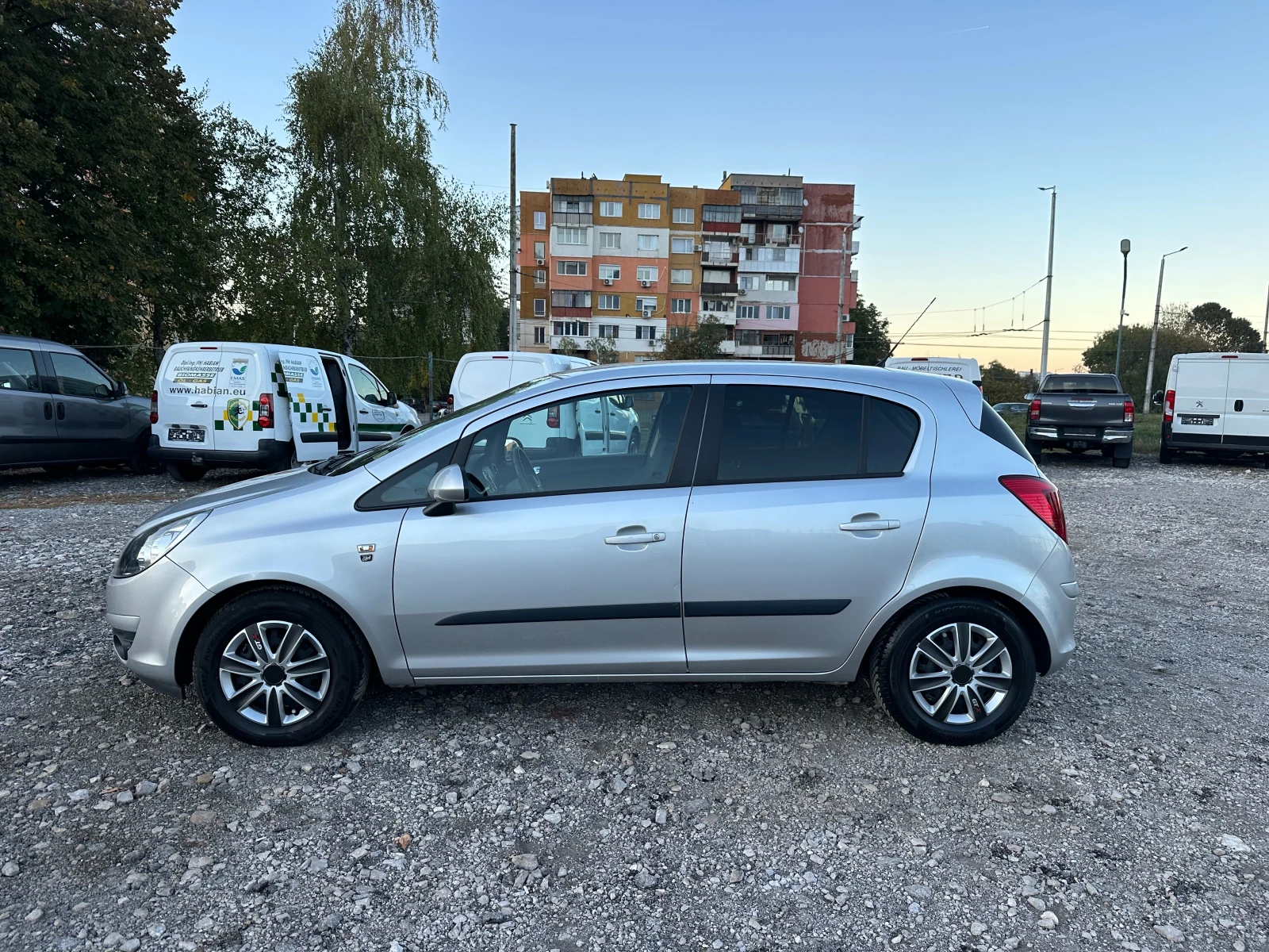 Opel Corsa 1.2i 86kc AUTOMAT 4ЦИЛИНДРИ - изображение 2