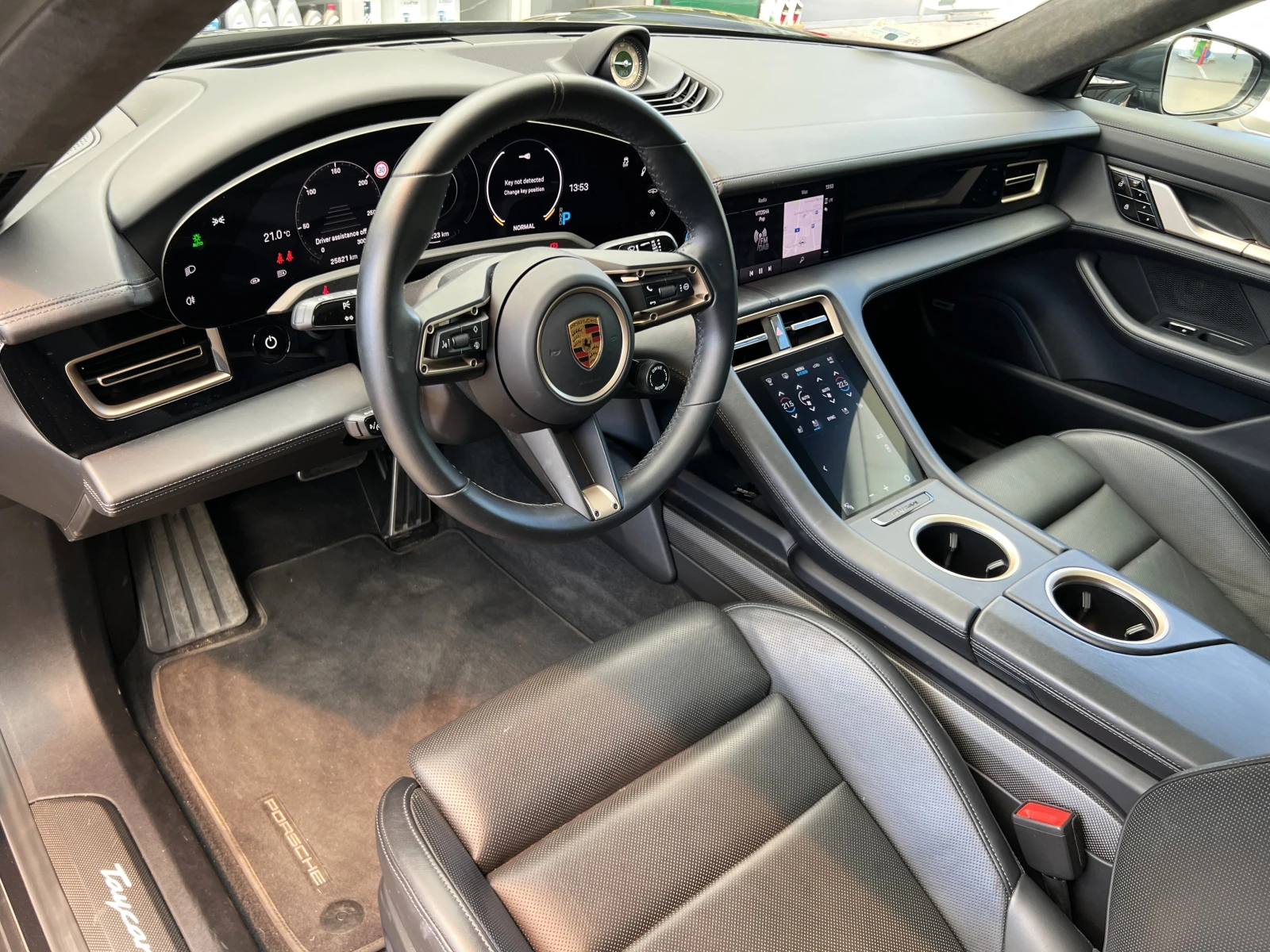 Porsche Taycan TURBO S/CERAMIC/CARBON/BOSE/PANO/MATRIX/HEAD UP/21 - изображение 10
