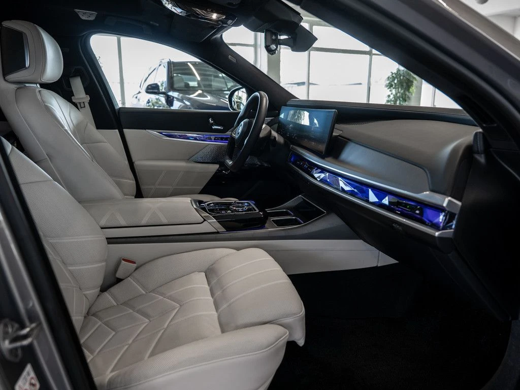 BMW i7 xDRIVE60/544HP/PANO/360/B&W/CPLAY/MASSAGE/242fpr | Mobile.bg   14