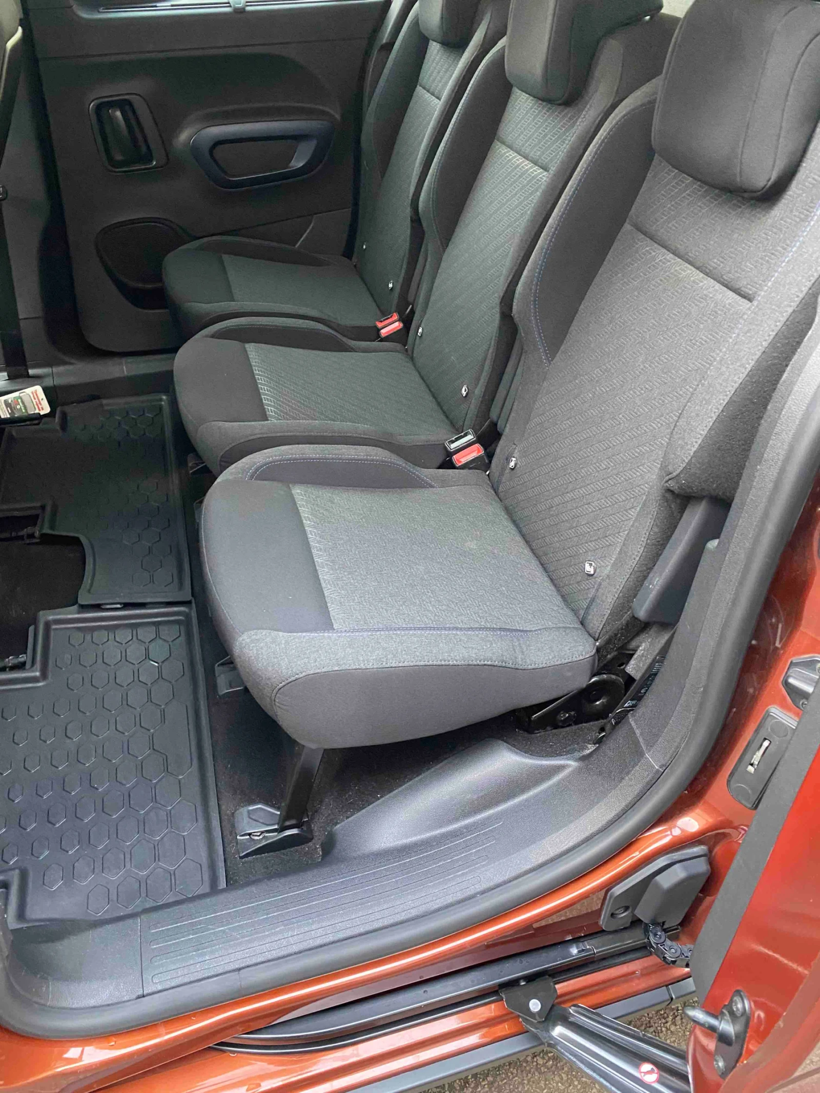 Peugeot Rifter ALLURE 1.5 BlueHDI 130 BVM6 STT E6.2, снимка 6 - Автомобили и джипове - 53460286