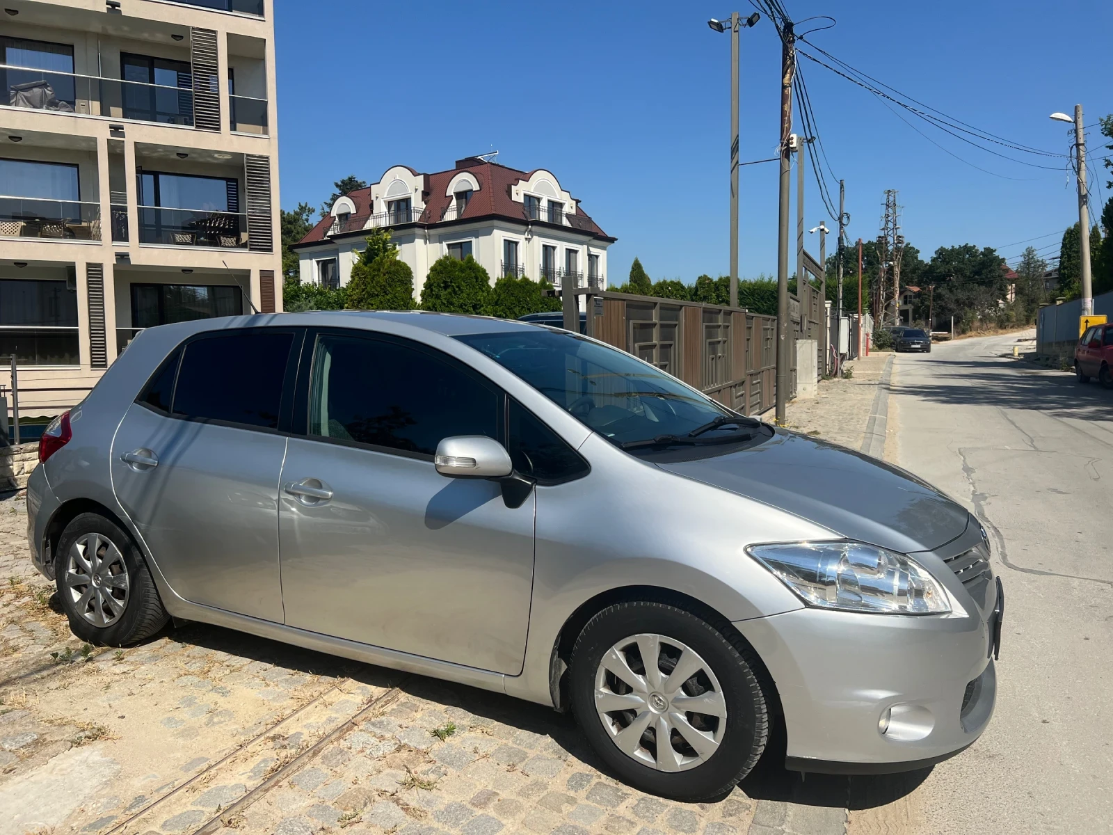 Toyota Auris D4D FACE LIFT 1.4 90ks - изображение 5