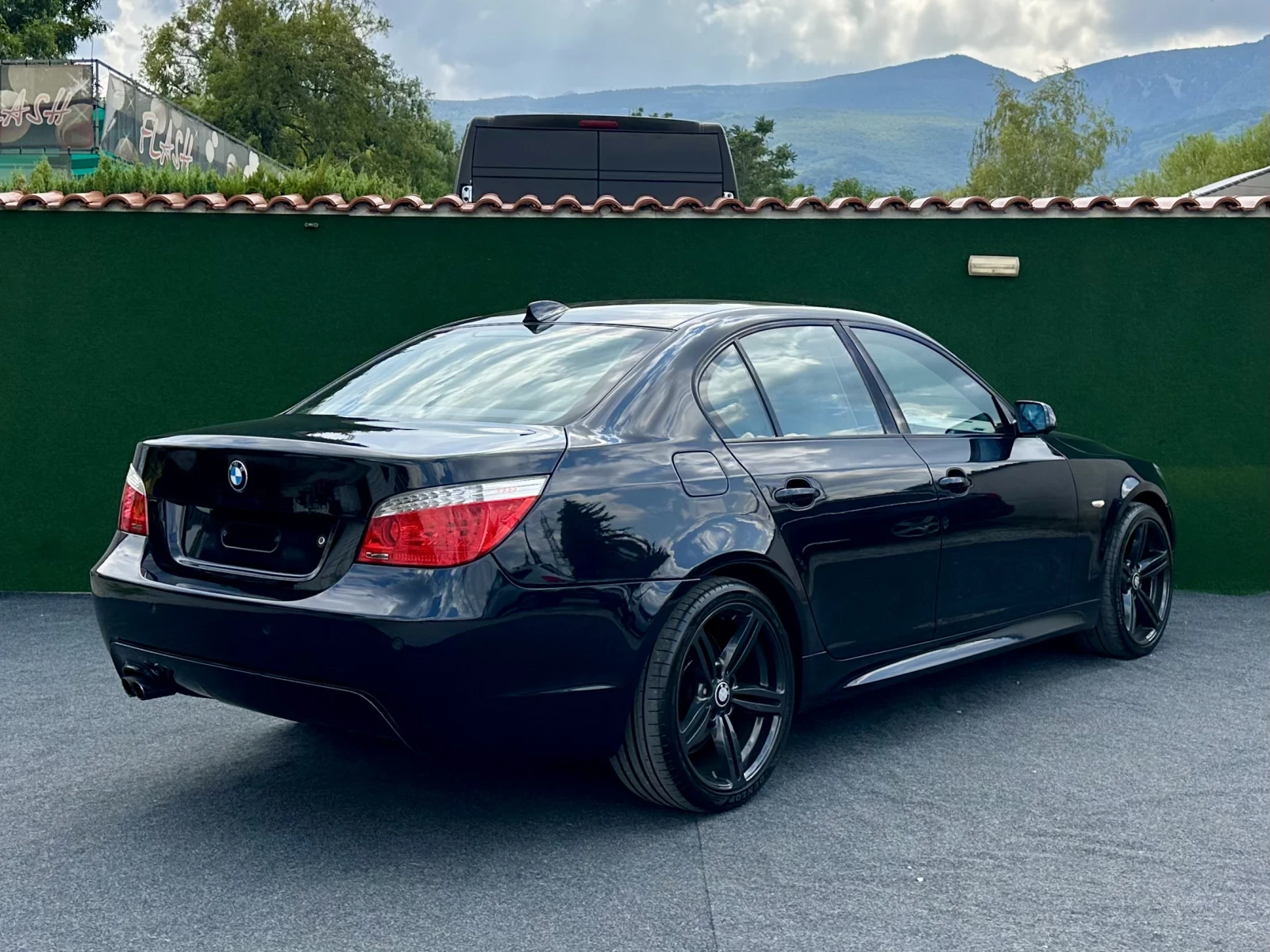 BMW 530 I x-Drive M-Pack DynamicDrive Comfort Swiss ЛИЗИНГ - изображение 4