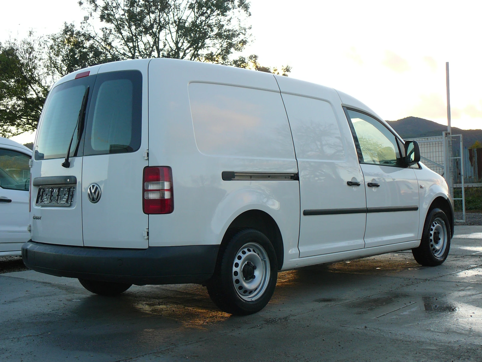 VW Caddy 1.6 tdi MAXI | Mobile.bg   5