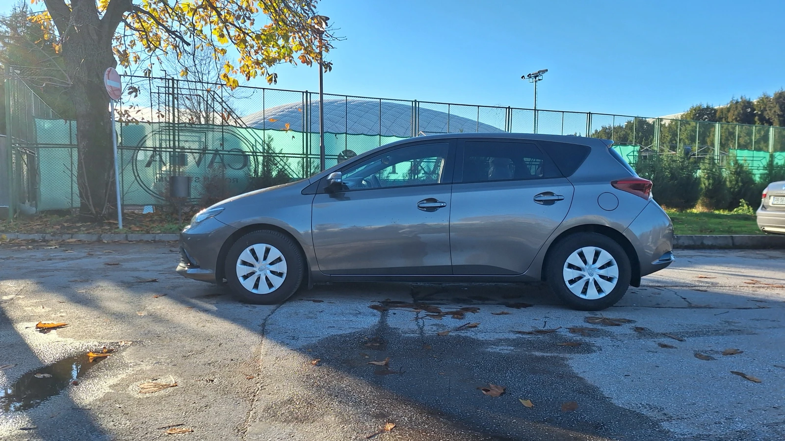Toyota Auris 1.6 - изображение 4