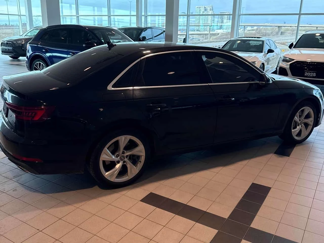 Audi A4 * Progressiv * CARFAX * 360 КАМЕРА * ПОДГРЕВИ * , снимка 3 - Автомобили и джипове - 54102440