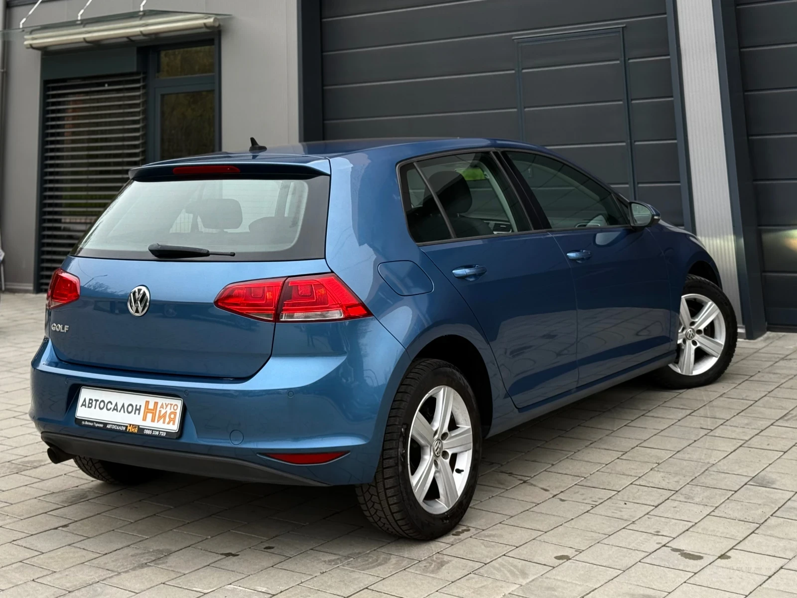 VW Golf 1.6TDI * Xenon* NAVI* Webasto* , снимка 6 - Автомобили и джипове - 54165962