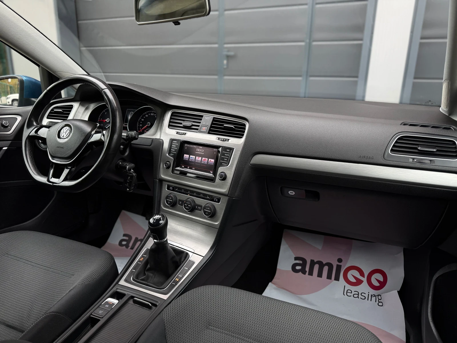 VW Golf 1.6TDI * Xenon* NAVI* Webasto* , снимка 10 - Автомобили и джипове - 54165962