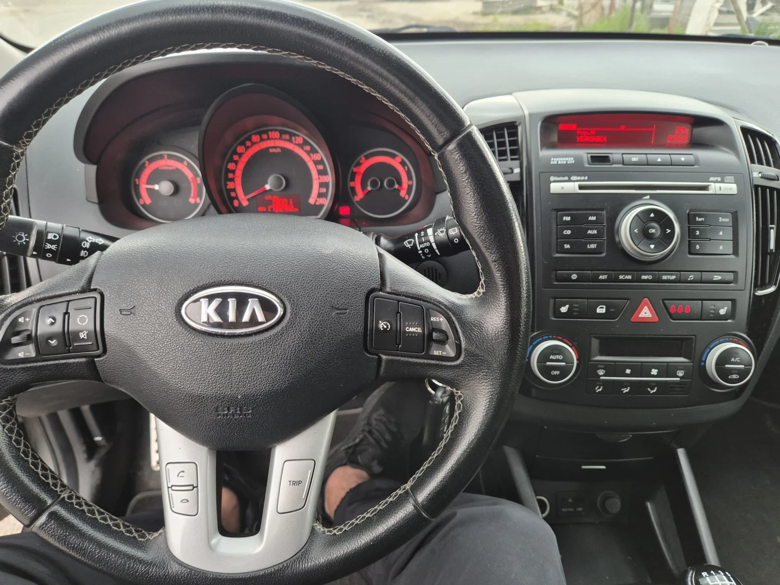 Kia Ceed, снимка 9 - Автомобили и джипове - 54358322