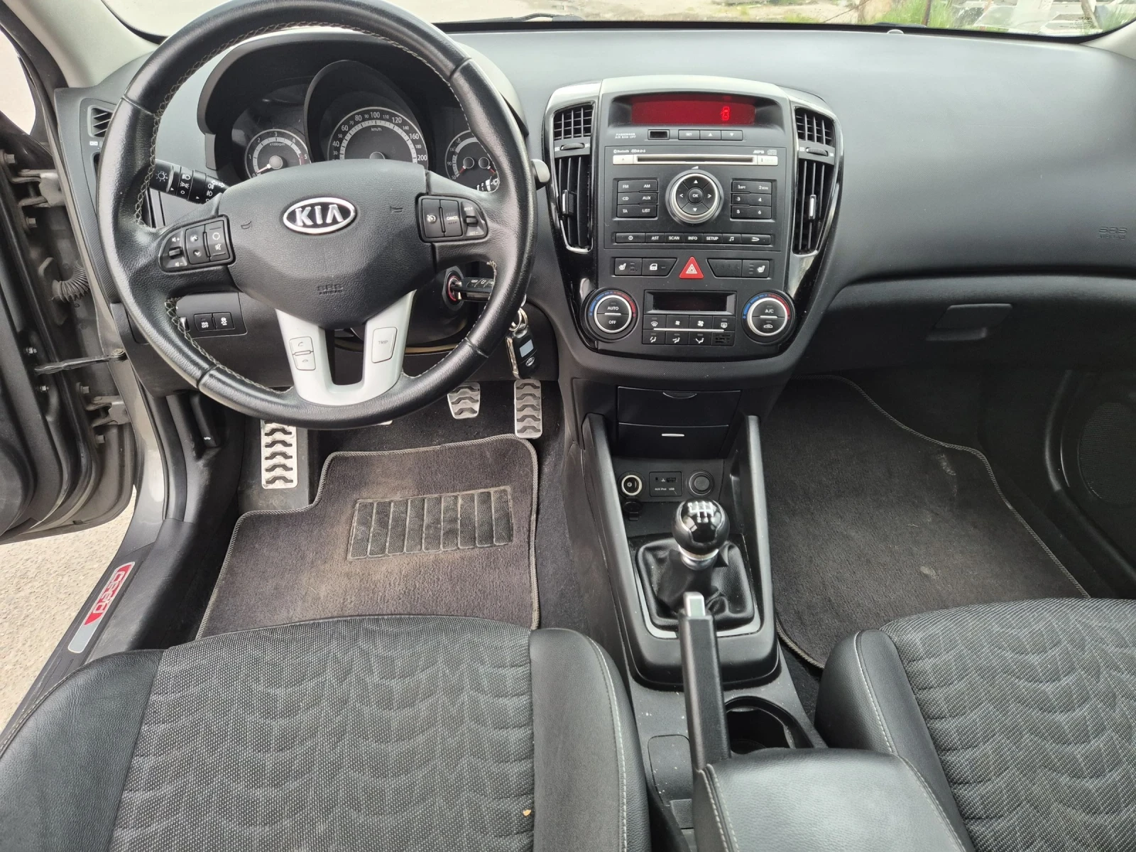 Kia Ceed, снимка 8 - Автомобили и джипове - 54358322
