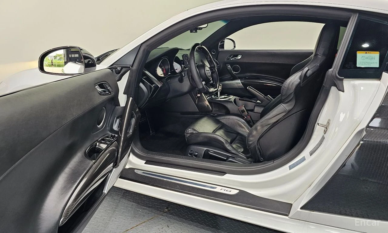 Audi R8 5.2* V10* , снимка 6 - Автомобили и джипове - 55103554