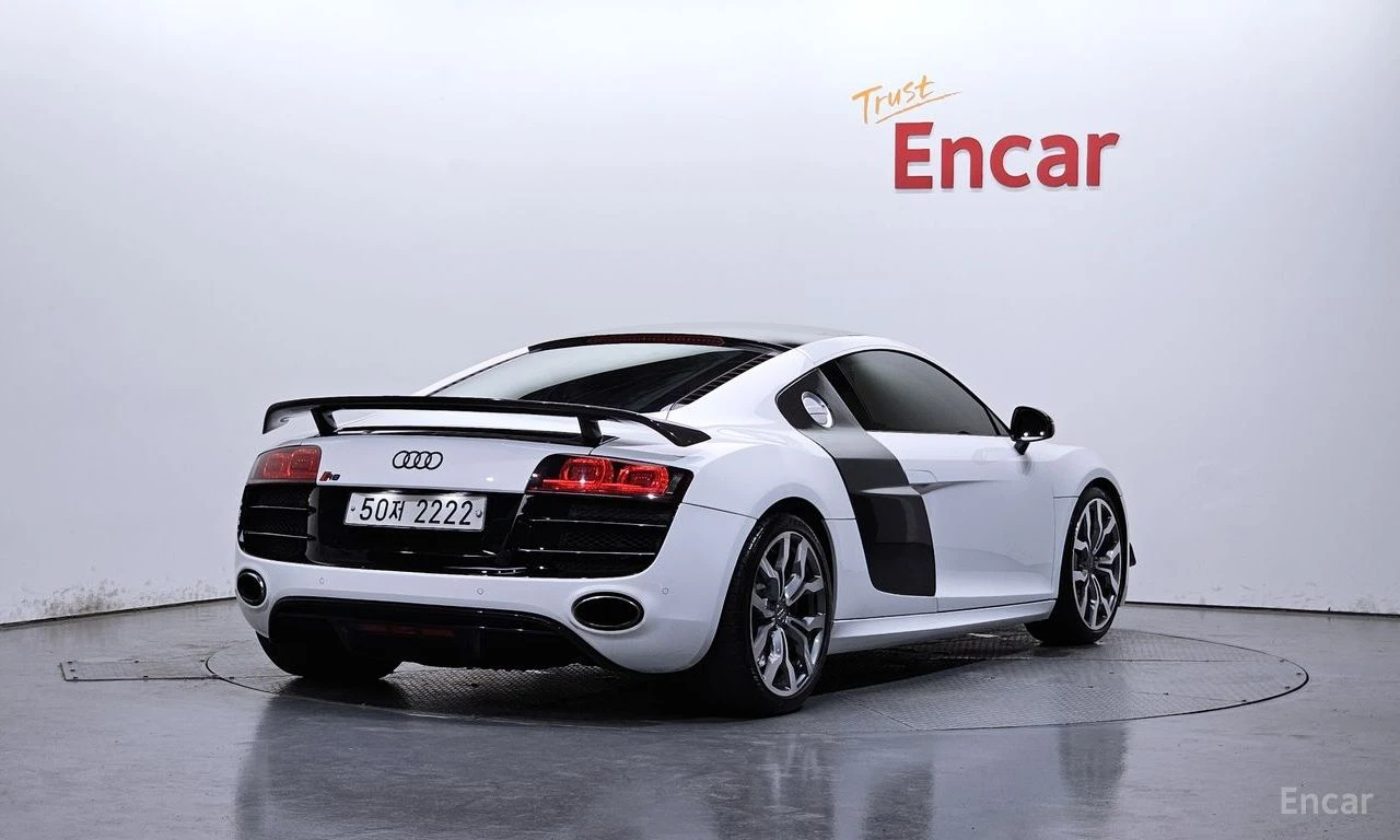 Audi R8 5.2* V10* , снимка 2 - Автомобили и джипове - 55103554
