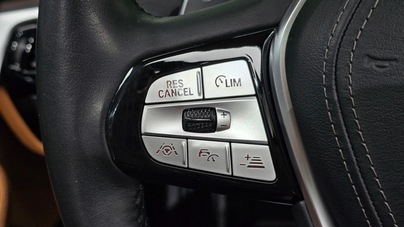 BMW 530E * ОБДУХВАНЕ * ДИСТРОНИК * HEAD UP * , снимка 17 - Автомобили и джипове - 55352996