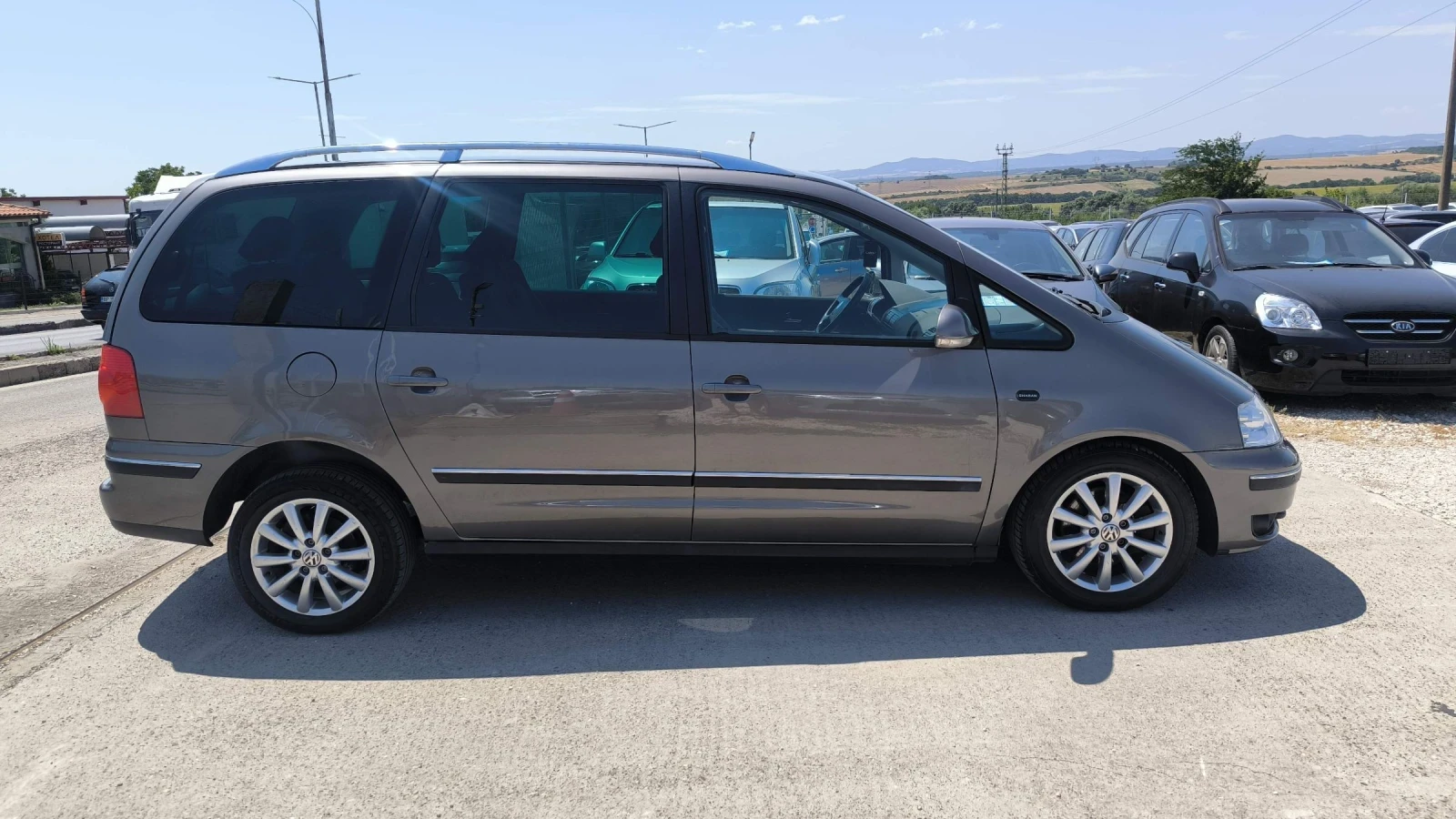 VW Sharan 2.0TDI 140кс, снимка 4 - Автомобили и джипове - 55443624