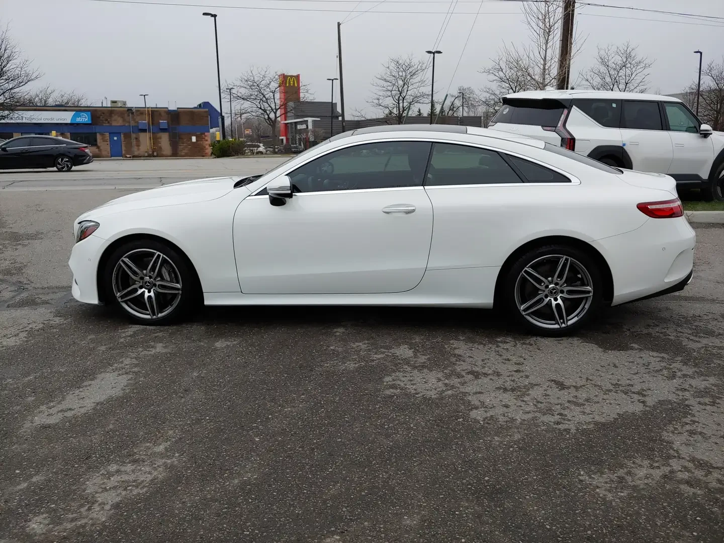 Mercedes-Benz E 400 3.0L AWD SUNROOF NAV HTD SEATS 88K KM, снимка 5 - Автомобили и джипове - 55804359