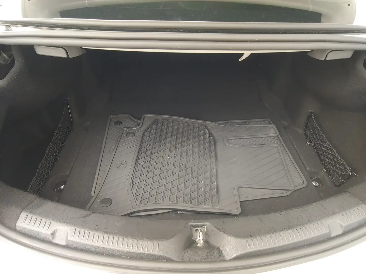Mercedes-Benz E 400 3.0L AWD SUNROOF NAV HTD SEATS 88K KM, снимка 13 - Автомобили и джипове - 55804359