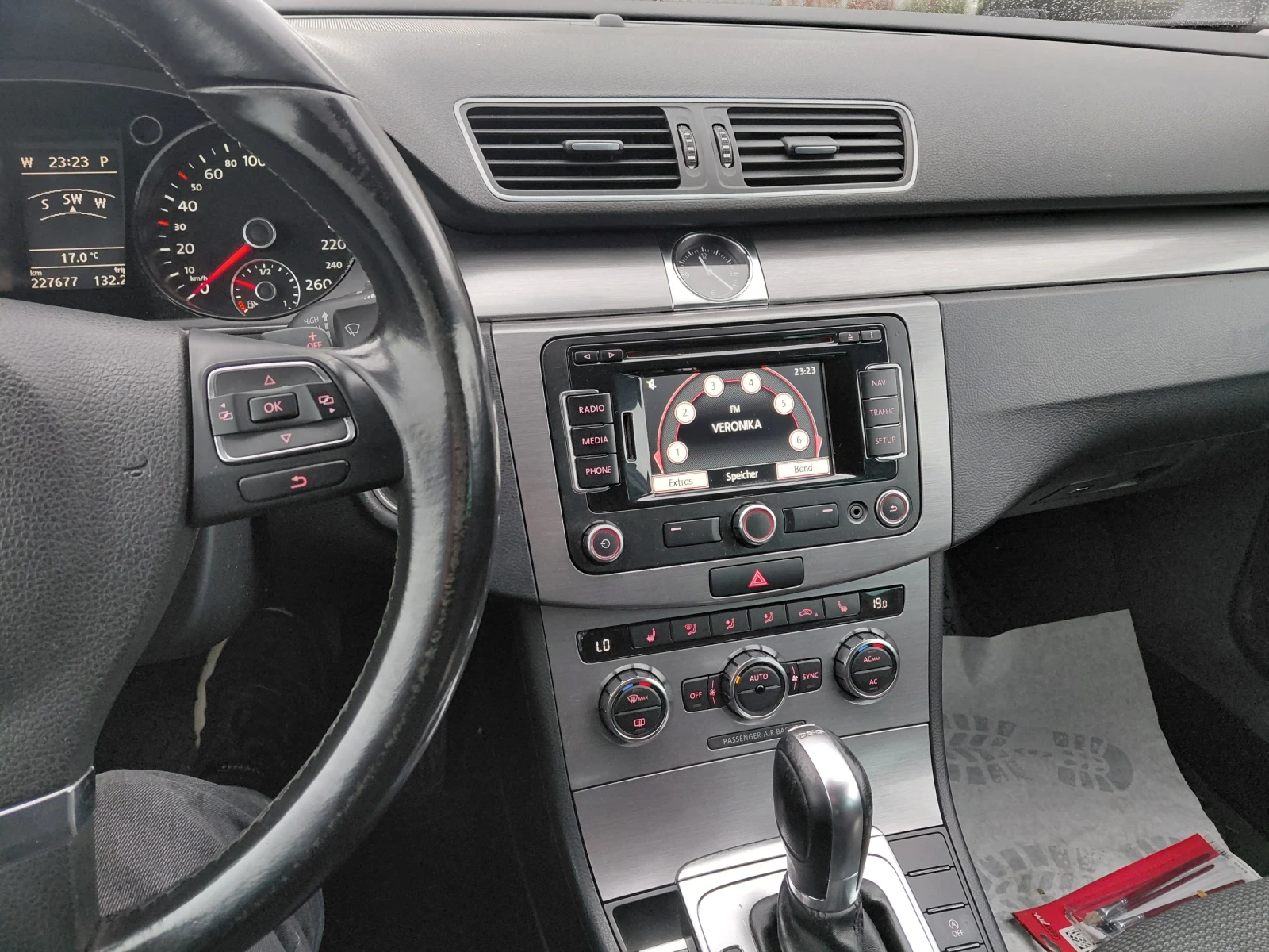 VW Passat 2000-TDI.Автомат.Парктр.Автоп., снимка 11 - Автомобили и джипове - 56461578