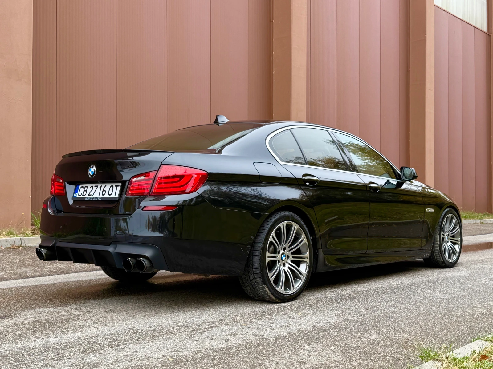 BMW 530 X-Drive/M PACK/KEYLESS/HEAD-UP/ГАРАНЦИЯ 6 МЕСЕЦА, снимка 4 - Автомобили и джипове - 56725014