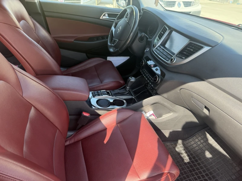 Hyundai Tucson TL  , снимка 15 - Автомобили и джипове - 52420162