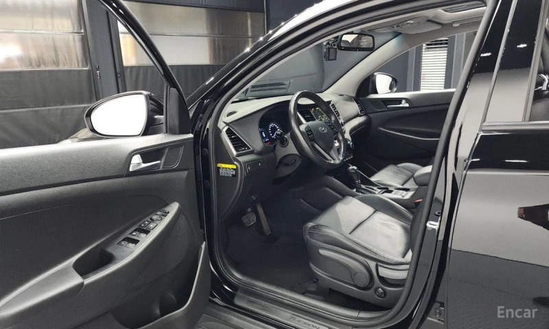 Hyundai Tucson, снимка 10 - Автомобили и джипове - 53329878